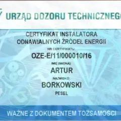 Certyfikat OZE UDT: Co daje? Klucz do kariery i zysków w branży!